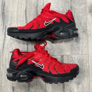 Nike Air Max Tuned in University Red & Black - US 7 Y / EU40 /